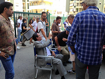 Il grande Tony Sperandeo durante le riprese del film a Cosenza